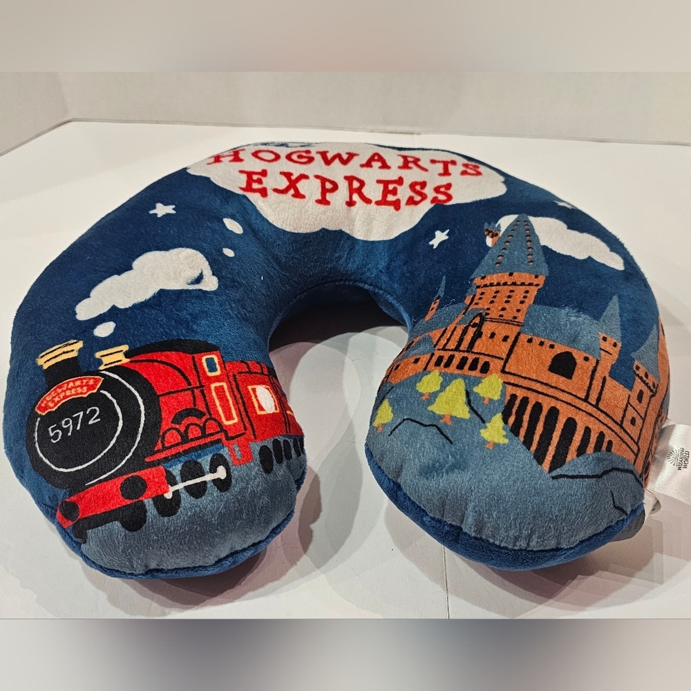 Harry Potter The Hogwarts Express Travel Neck Pillow Wizarding World 11”x13” EUC
